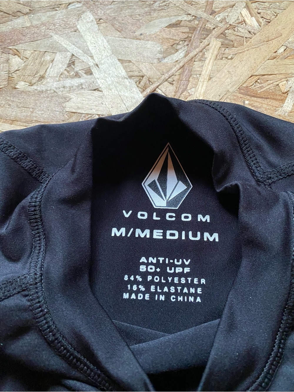 Volcom Black Long-Sleeve Logo Rash Guard - Picture 5 of 9
